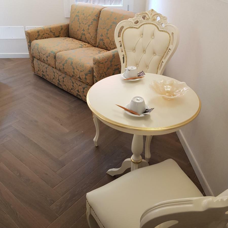 Ca' Vittoria Boutique House Apartsuite 키오자 외부 사진