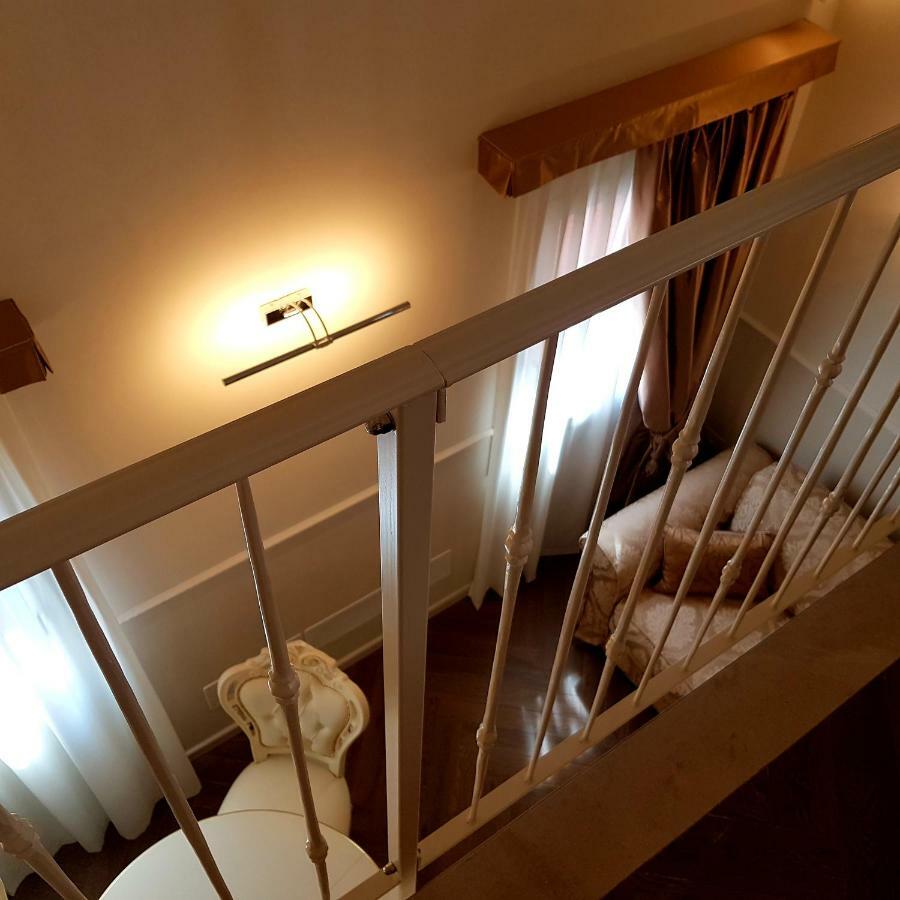 Ca' Vittoria Boutique House Apartsuite 키오자 외부 사진
