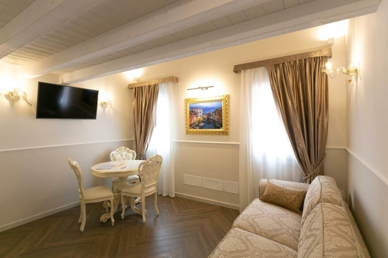 Ca' Vittoria Boutique House Apartsuite 키오자 외부 사진