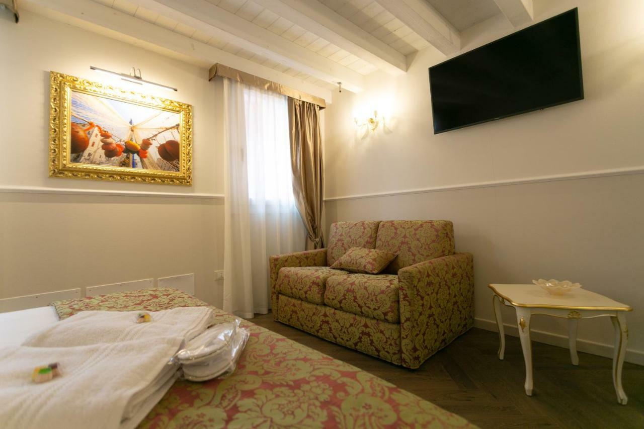 Ca' Vittoria Boutique House Apartsuite 키오자 외부 사진